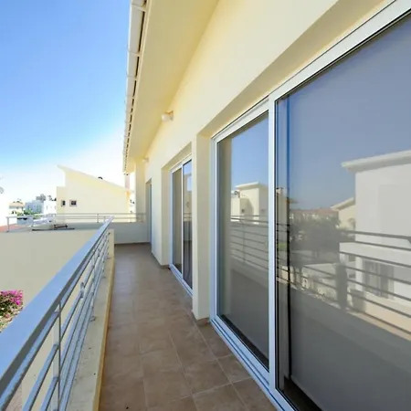 Vilă Three Bedrooms 1258