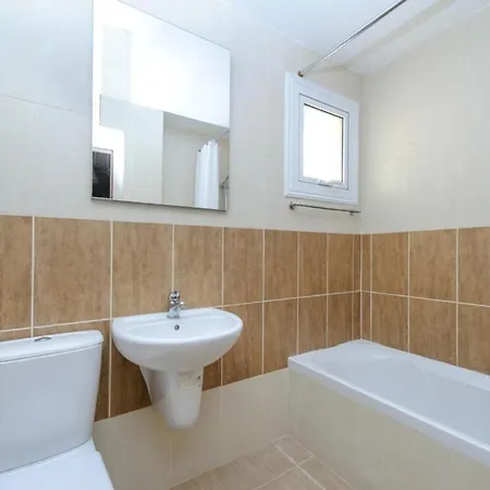 Three Bedrooms 1258