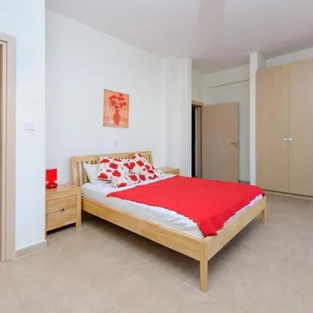 Villa Three Bedrooms 1258 *
