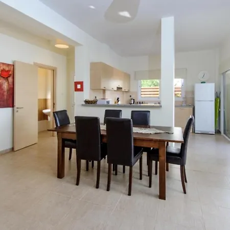 Villa Three Bedrooms 1258